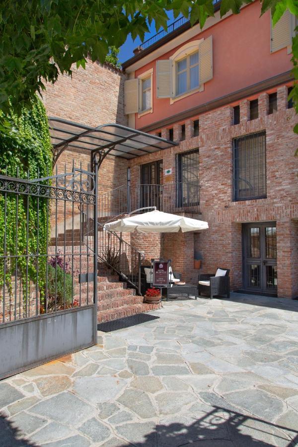 Hotel Castello Di Santa Vittoria Santa Vittoria d'Alba Экстерьер фото