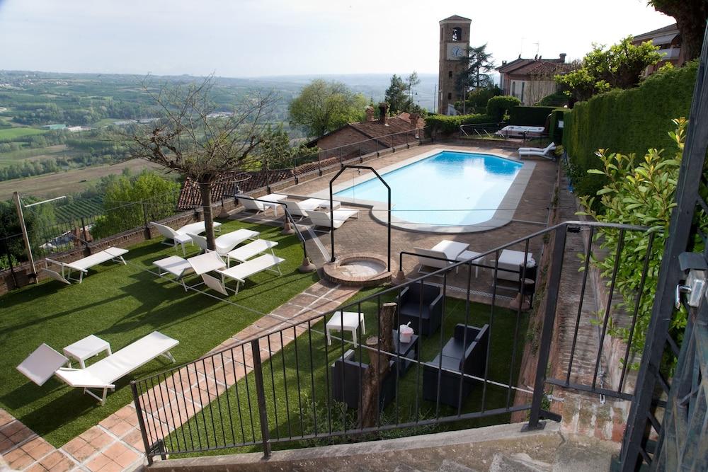Hotel Castello Di Santa Vittoria Santa Vittoria d'Alba Экстерьер фото