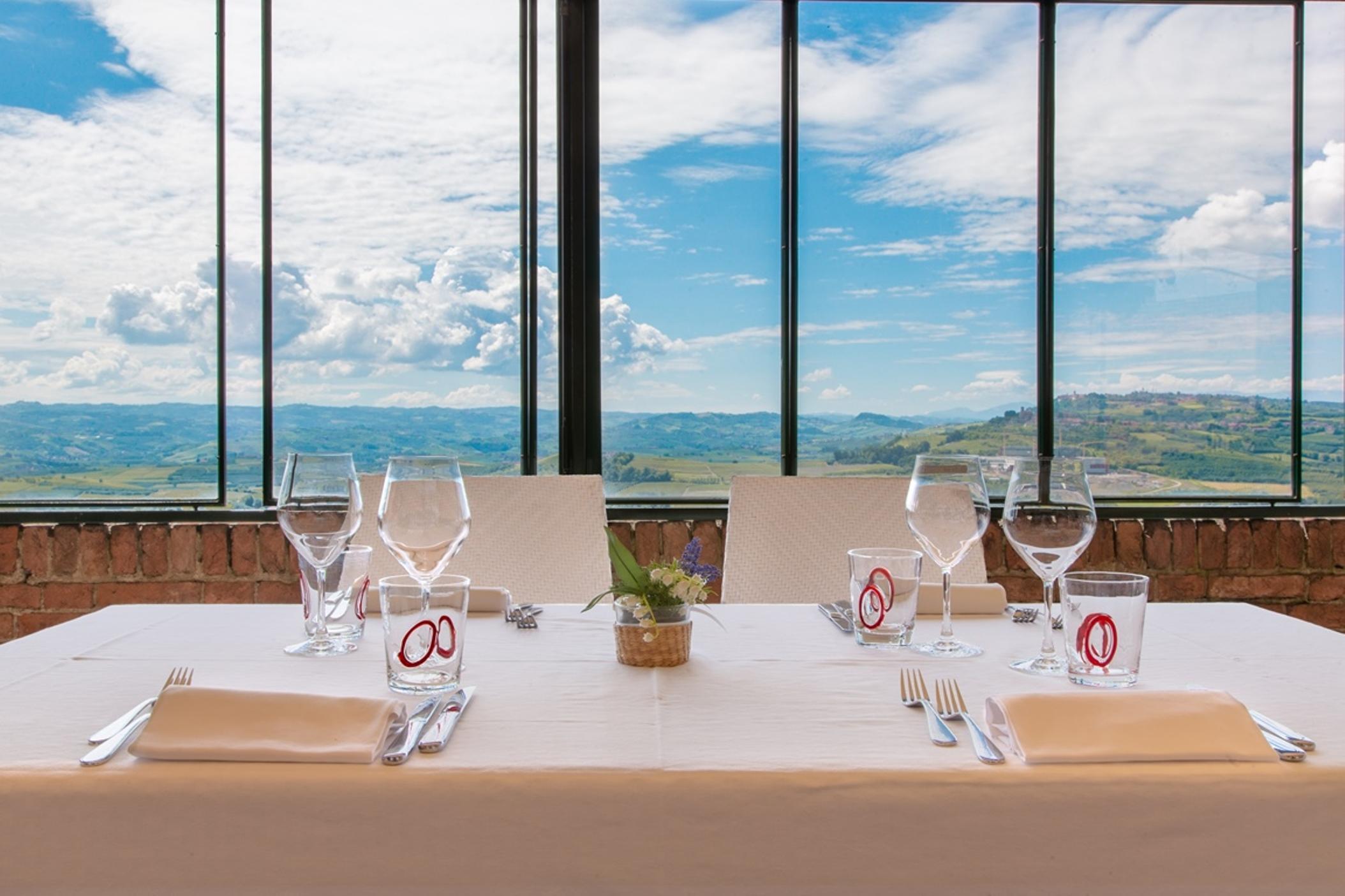 Hotel Castello Di Santa Vittoria Santa Vittoria d'Alba Экстерьер фото