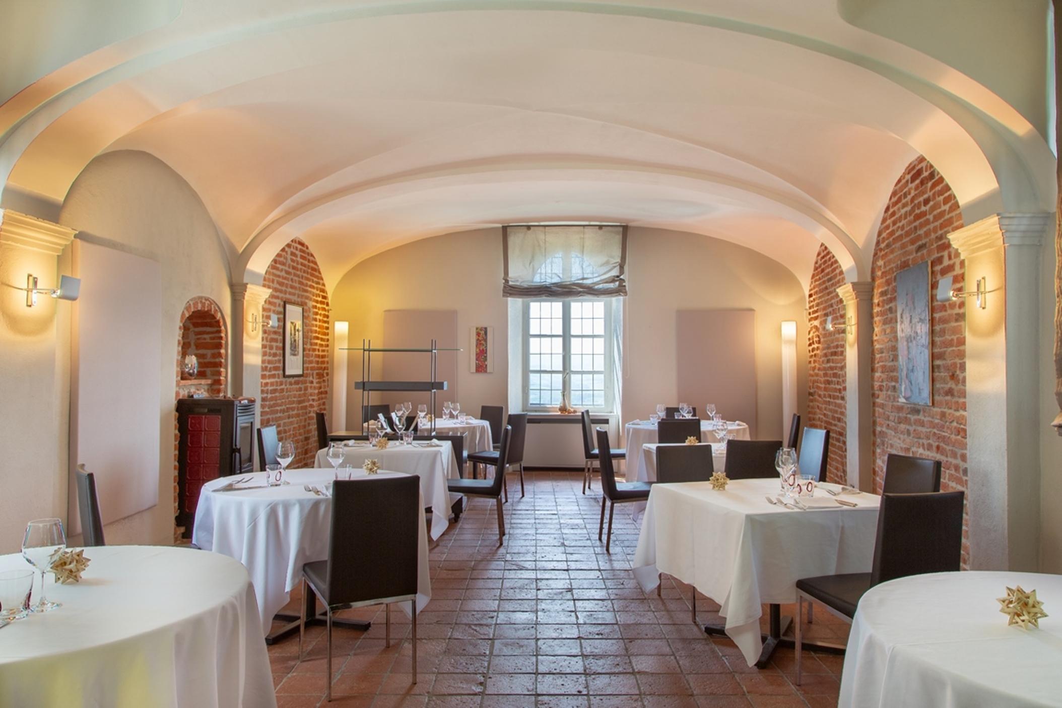 Hotel Castello Di Santa Vittoria Santa Vittoria d'Alba Экстерьер фото