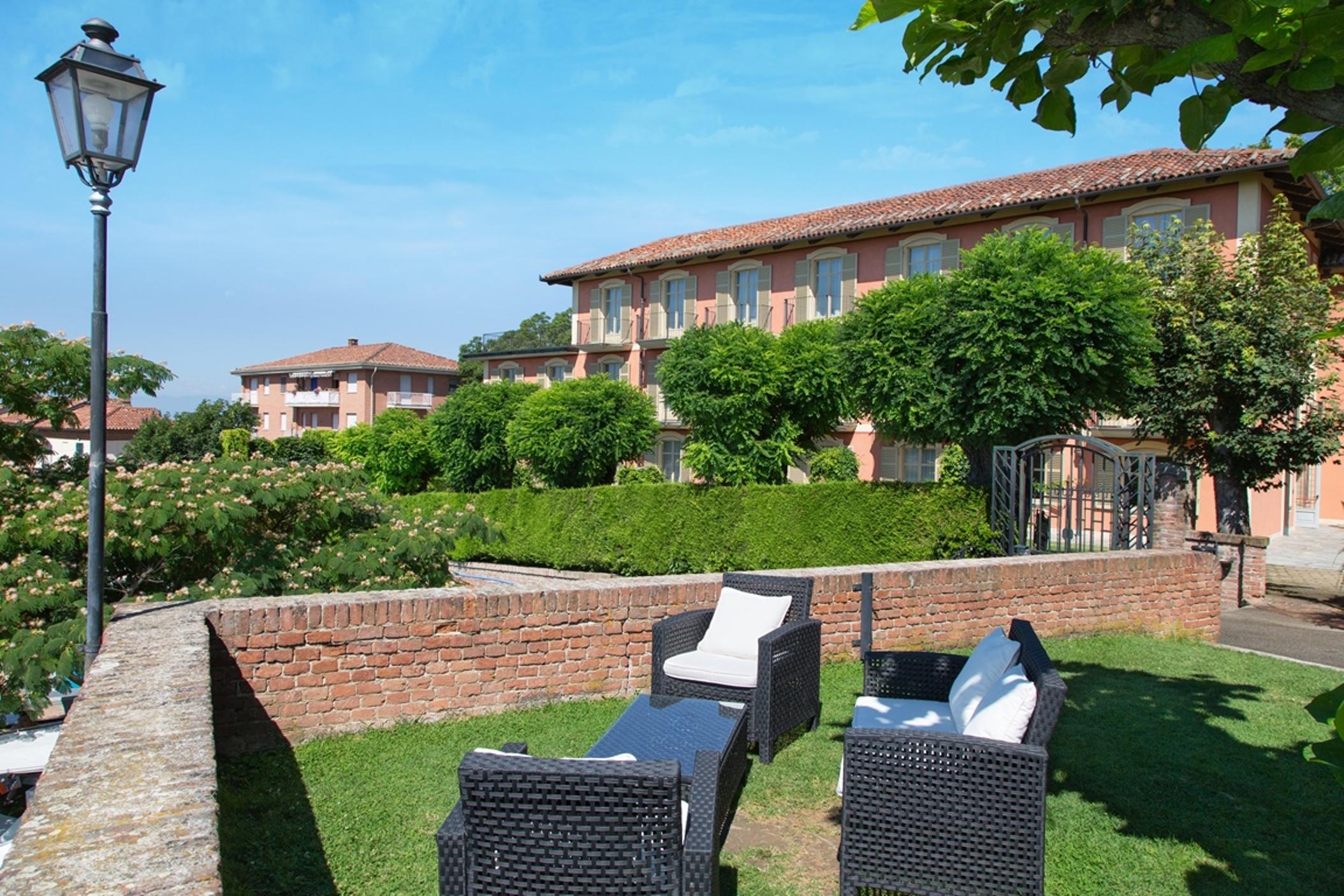 Hotel Castello Di Santa Vittoria Santa Vittoria d'Alba Экстерьер фото