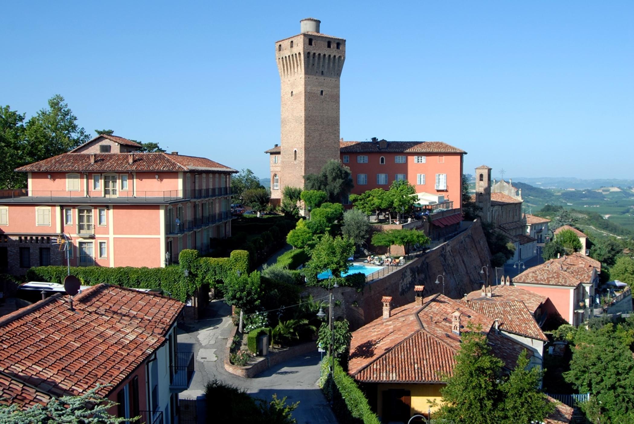 Hotel Castello Di Santa Vittoria Santa Vittoria d'Alba Экстерьер фото